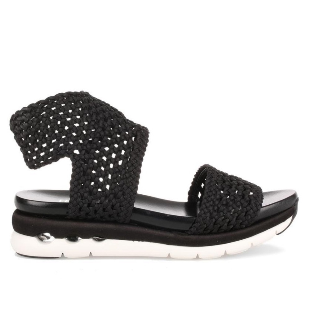 SALVATORE FERRAGAMO Edam black braided sandal 9.5